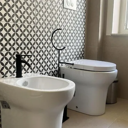 Mi Scialai - Teatro A 150 Mt - Museo A 250 Mt -ortigia 1500 Mt Syracuse