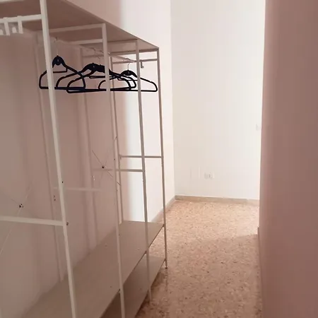 Apartment Mi Scialai - Teatro A 150 Mt - Museo A 250 Mt -ortigia 1500 Mt *