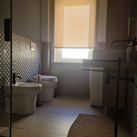 Mi Scialai - Teatro A 150 Mt - Museo A 250 Mt -ortigia 1500 Mt Syracuse