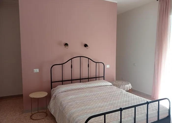 Mi Scialai - Teatro A 150 Mt - Museo A 250 Mt -ortigia 1500 Mt Сиракузы