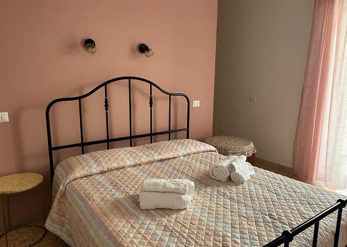 Mi Scialai - Teatro A 150 Mt - Museo A 250 Mt -ortigia 1500 Mt Апартаменты Сиракузы